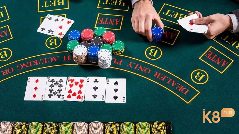 Các quy định cơ bản trong luật chơi poker