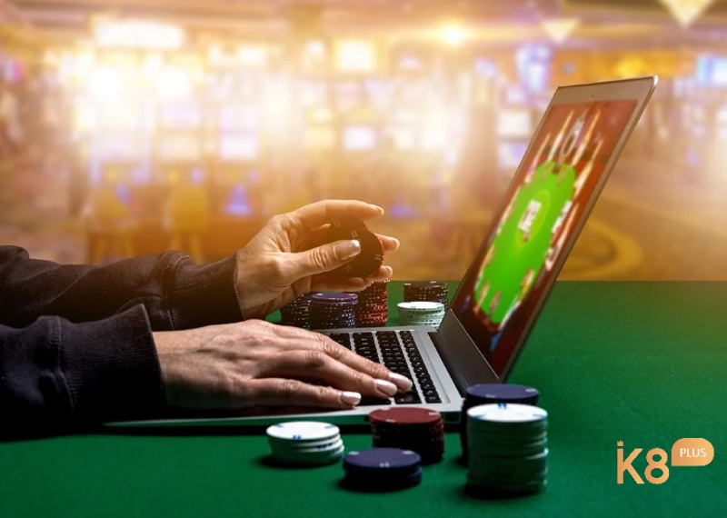 Online hay offline blackjack đều có những điểm hay và mặt hạn chế để người chơi chọn lựa theo khả năng và sở thích.