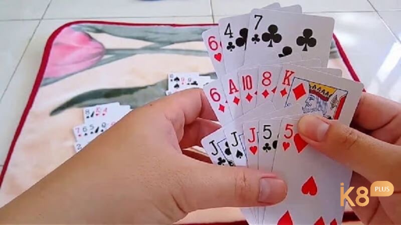 Mậu binh là một trò chơi có lịch sử lâu đời và được nhiều người yêu thích nhờ các chiến thuật và cách xếp bài độc đáo.