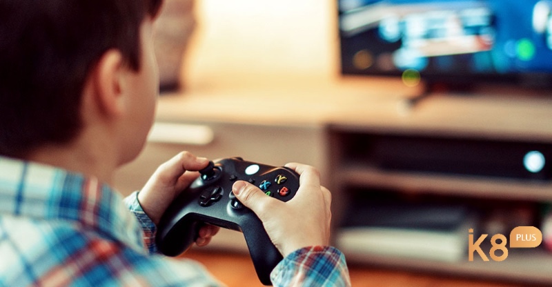 Người dùng console có thể trải nghiệm game online miễn phí như Fortnite, Destiny 2 với chất lượng tuyệt vời.