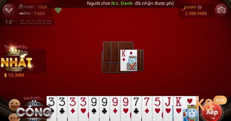 Một người chơi đánh hết bài thì ván game đánh bài tiến lên sẽ kết thúc